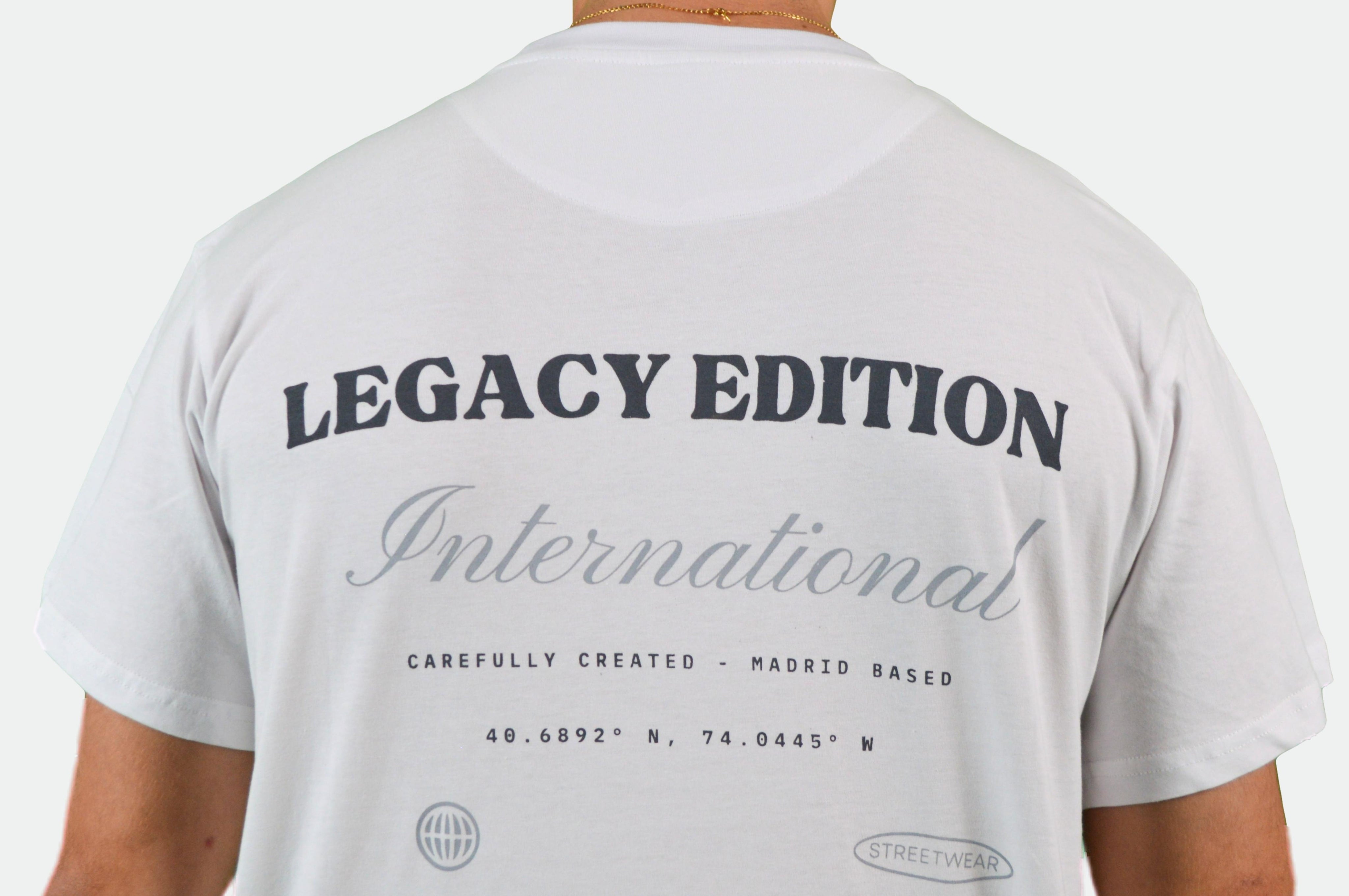 Camiseta International